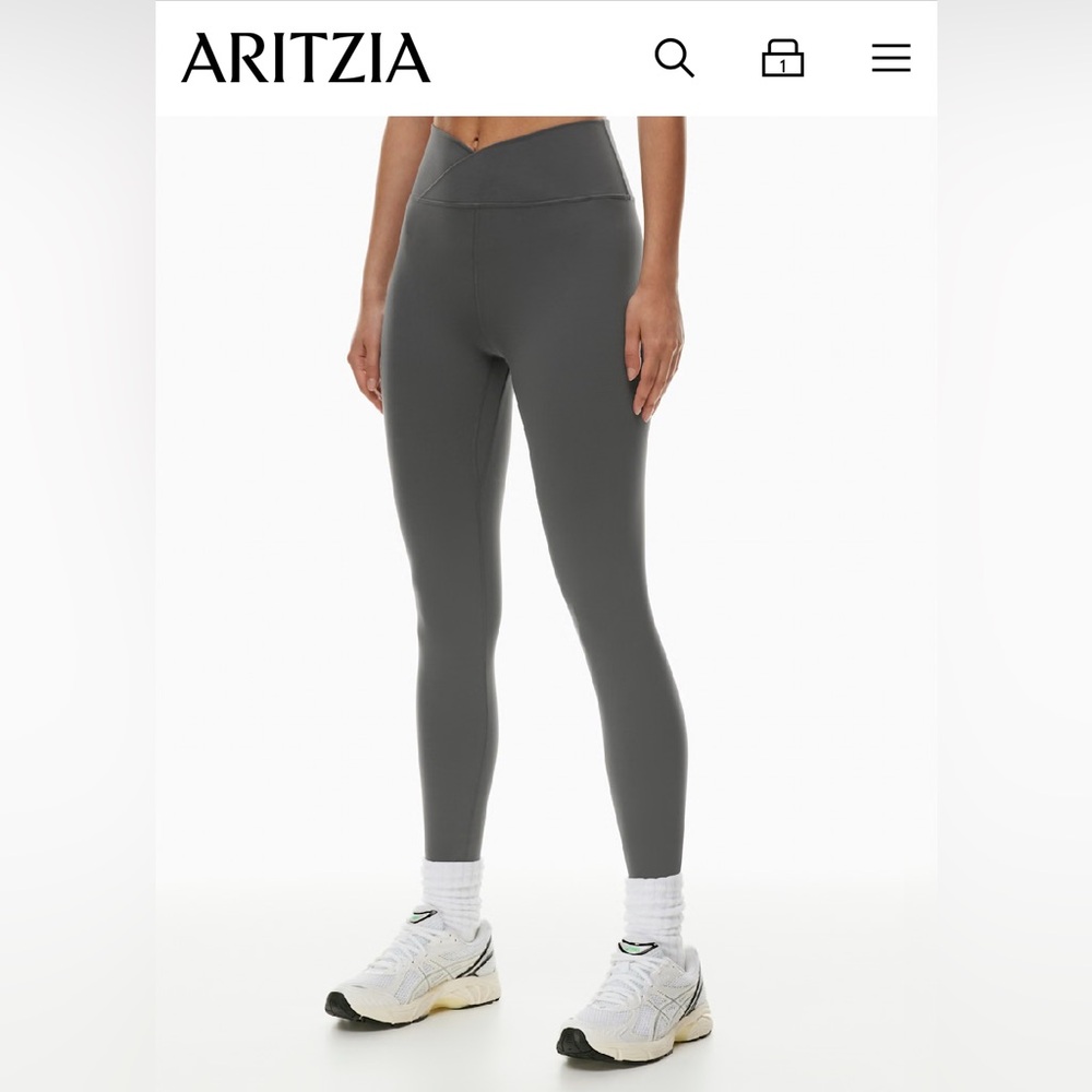 Aritzia 
Cool grey
NWOT 
size 6
SOLD OUT COLOR**